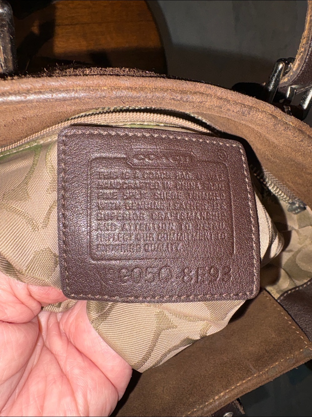 COACH  Vintage Suede shoulder bag  small tote  Brown side pockets/turn locks Y2K - Picture 17 of 17